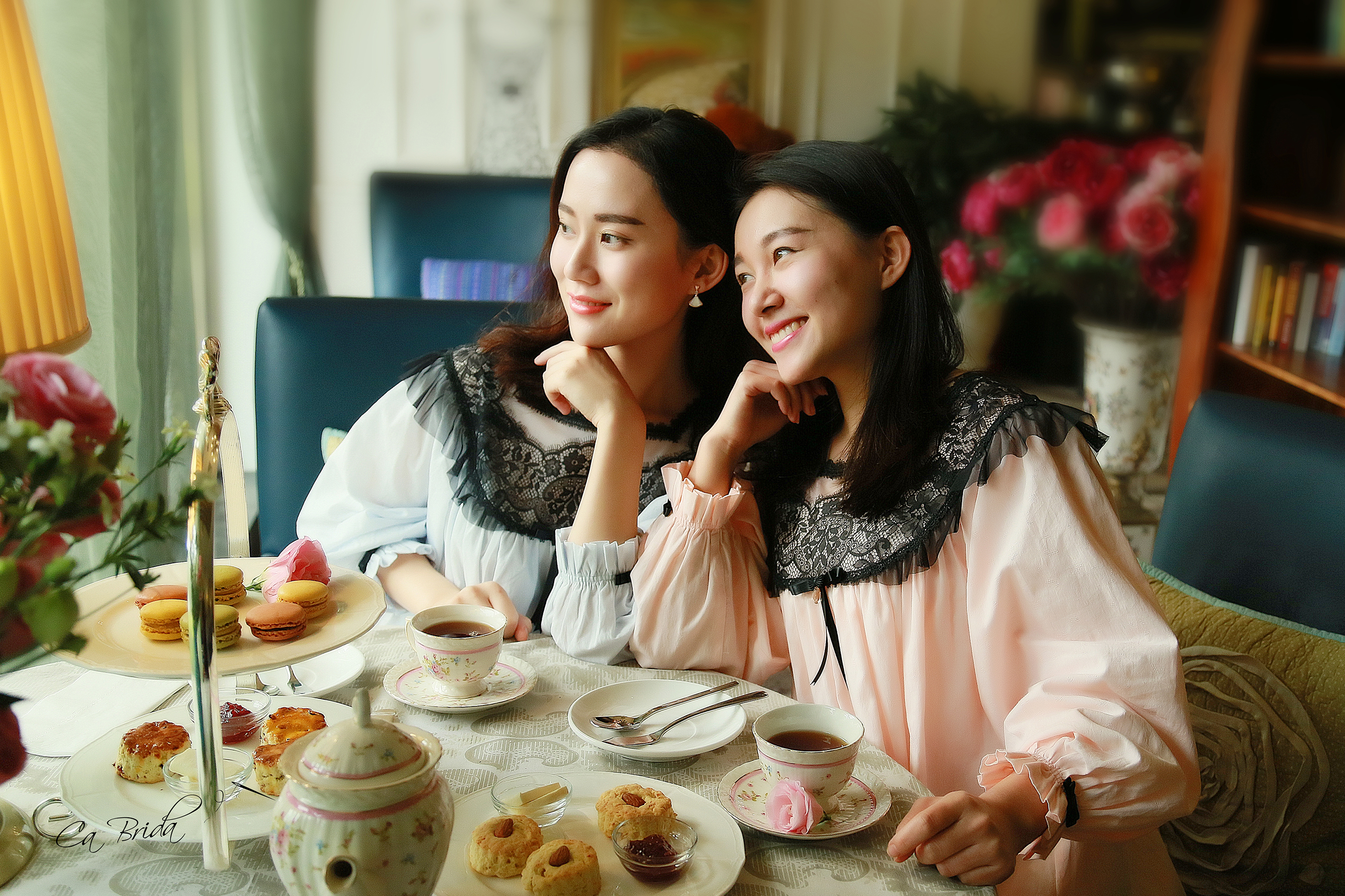 惬意时光就是和闺蜜共享优雅下午茶